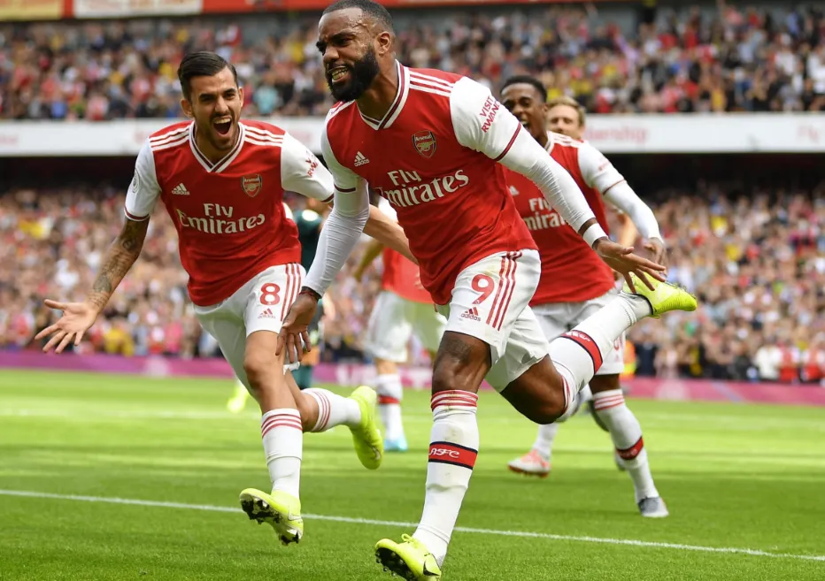 A Frantic Start and a Wolfsburg Breakthrough